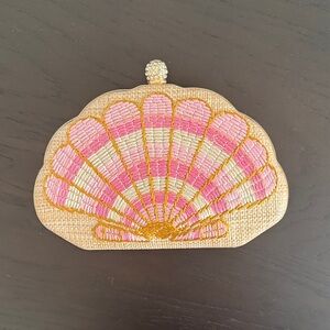 Seashell clutch with removable strap